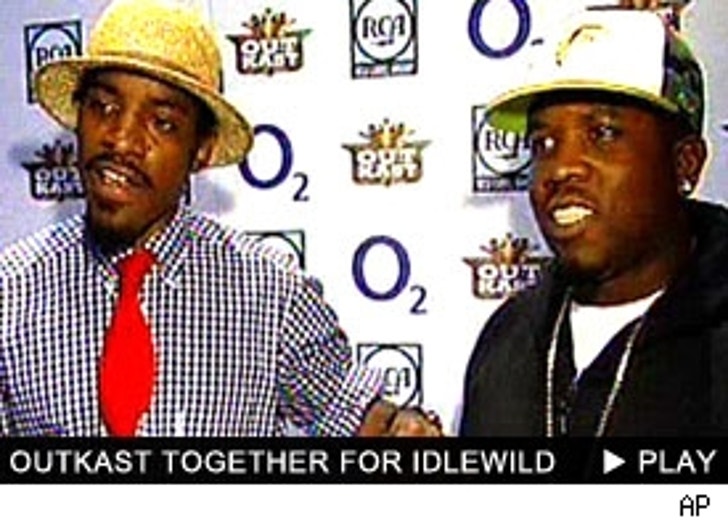 OutKast's United Front For Idlewild :: outkast_ap_0727_275-1