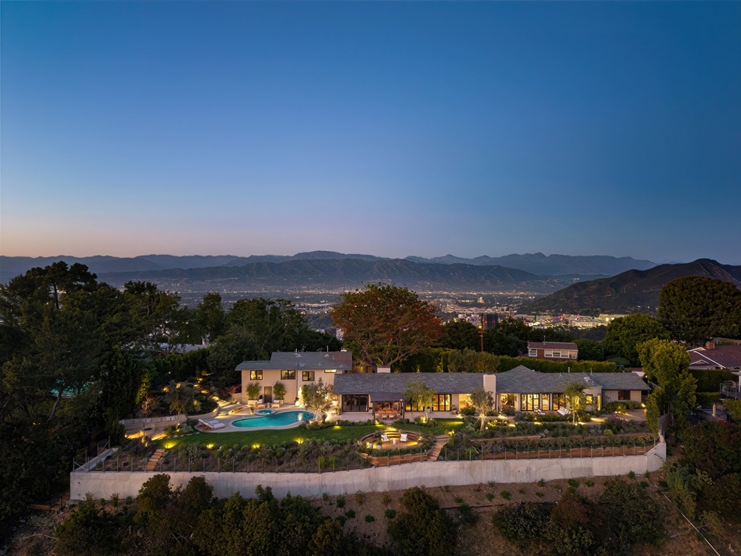 Chris Evans Hollywood Home 10