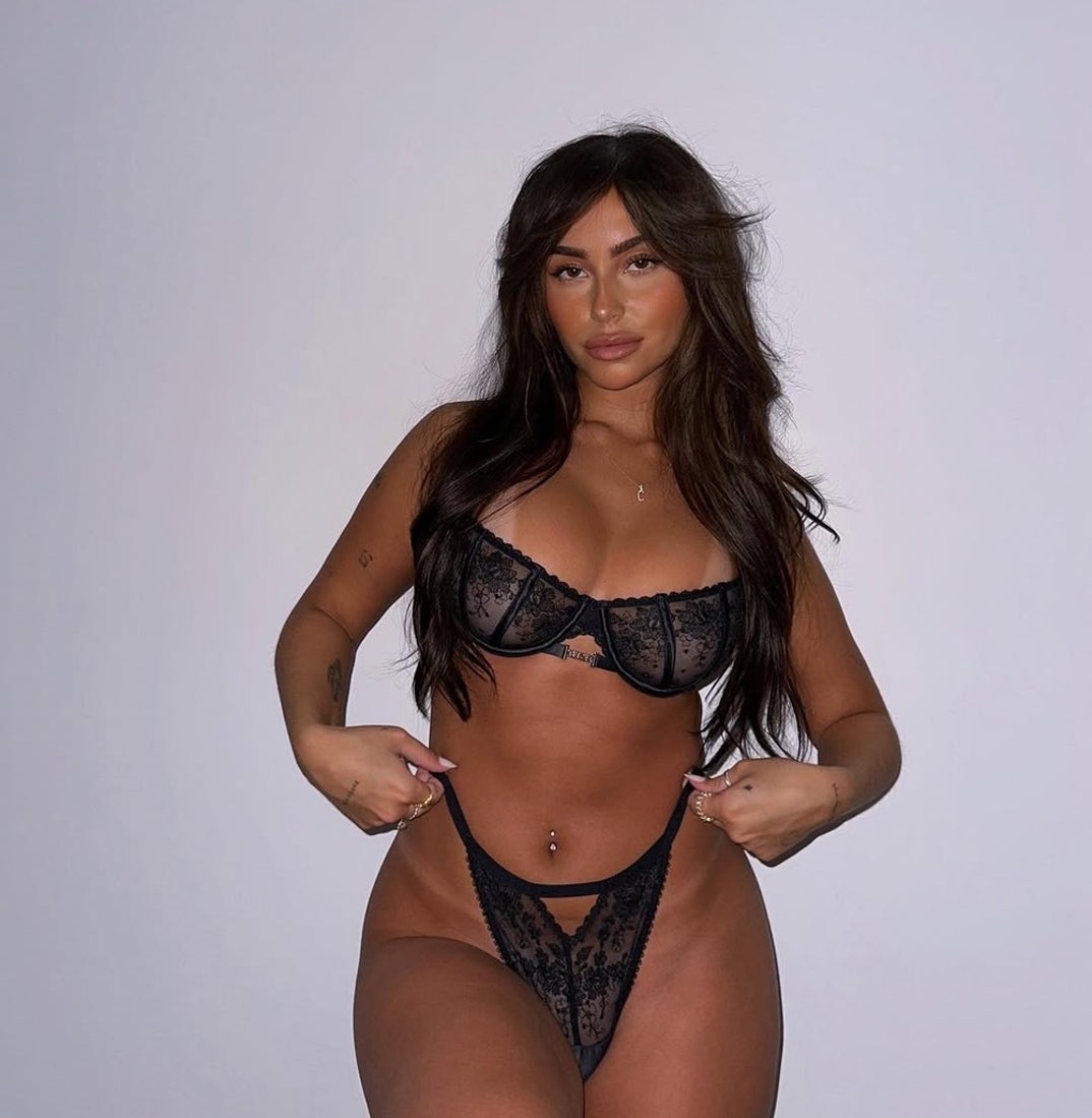 Claudia Tihan Hot Shots 3