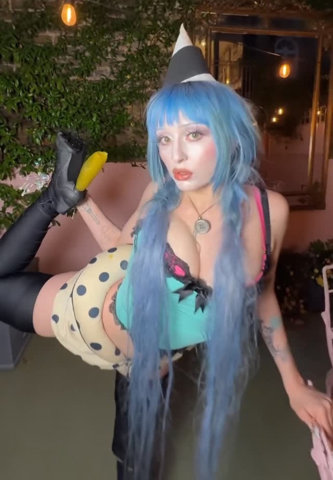 Ashnikko Hot Shots 0