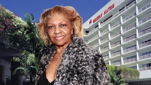 Whitney Houston's Mom -- I Refuse to Sleep in Her Death Hotel