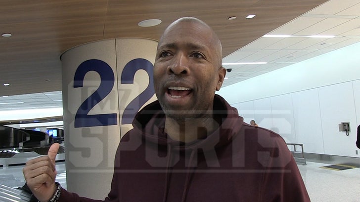 Kenny Smith Sides With Shaq In Twitter Beef, No One Wins Alone!.jpg
