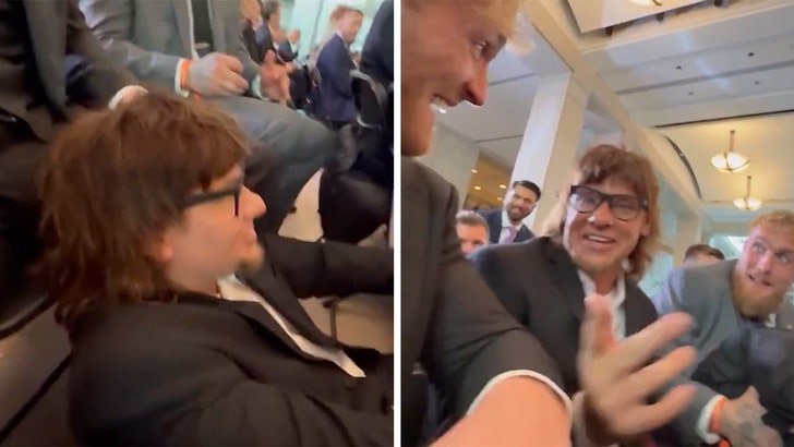 Theo Von cai no colo de Logan Paul após a cadeira quebrar na inauguração