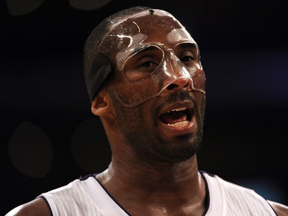 1010-kobe-face-mask-2012-GETTY-01