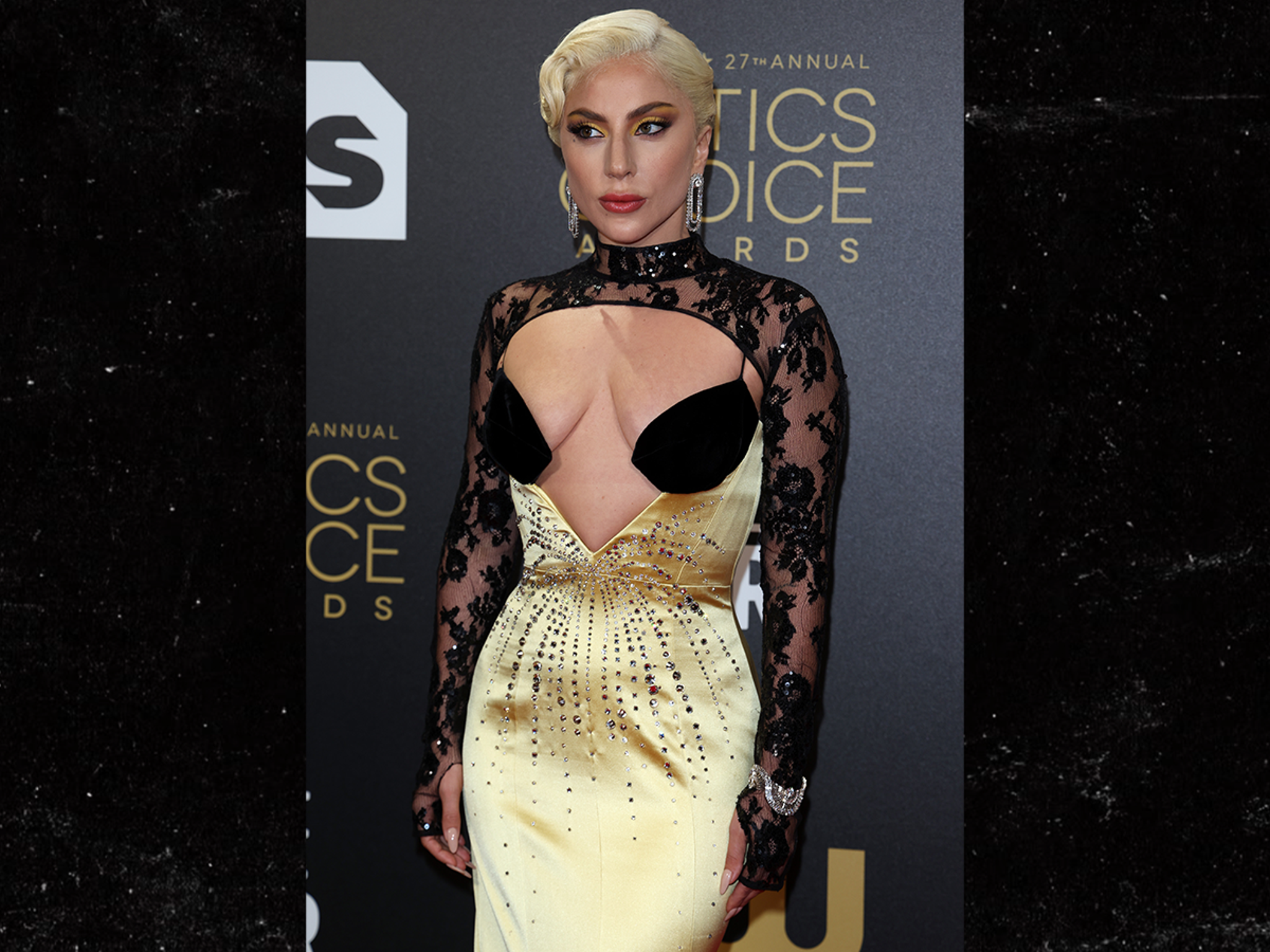 After 5 years Lady Gaga's meat dress still exists, and it looks…odd | Metro  News
