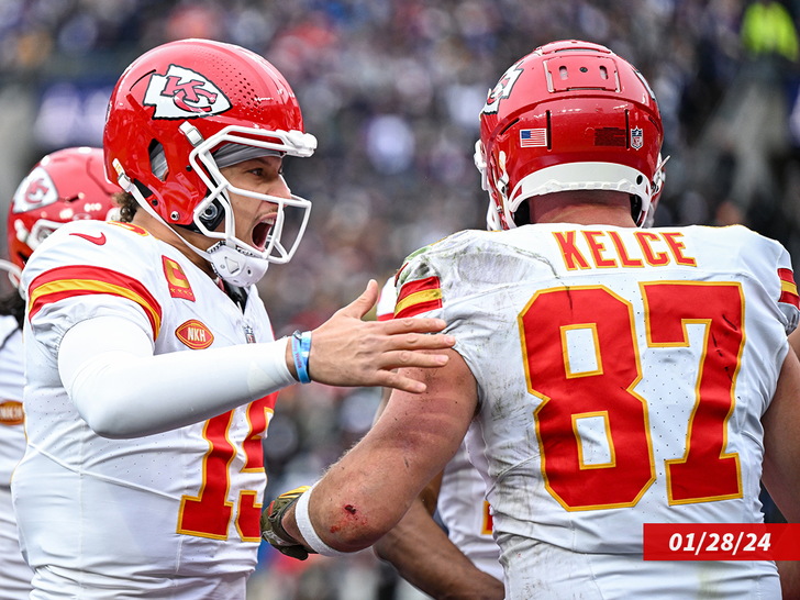 0222524 travis kelce patrick mahomes - getty 