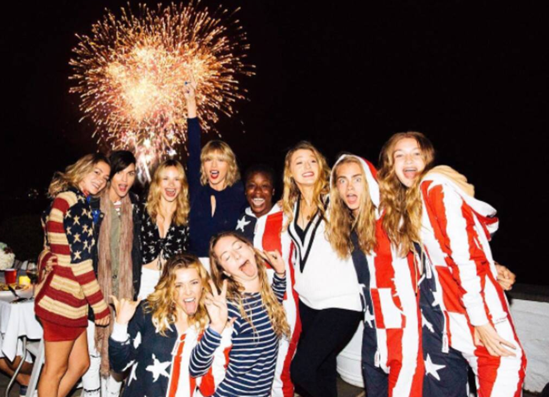 Taylor Swift Blake Lively Together Friends photos 3