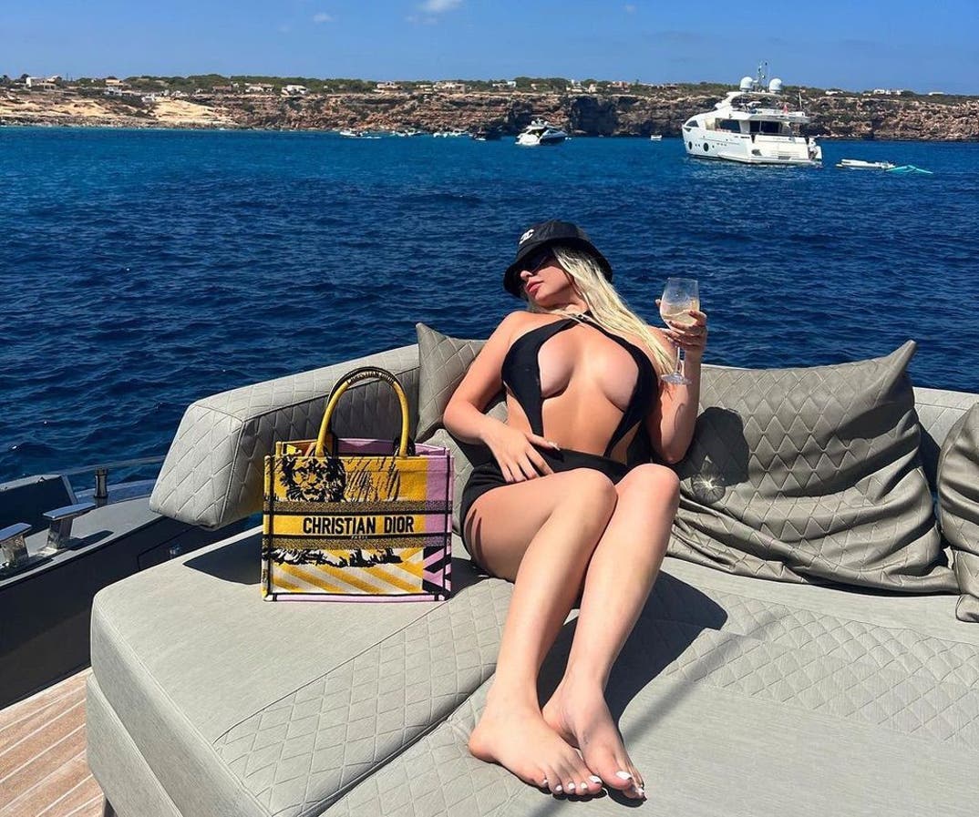 0621 Tana Mongeau Hot Shots 19
