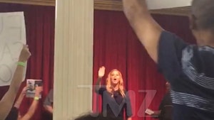 Amy Schumer -- Fur Protesters Crash Book Signing ... Amy Fires Back (VIDEO + PHOTO)