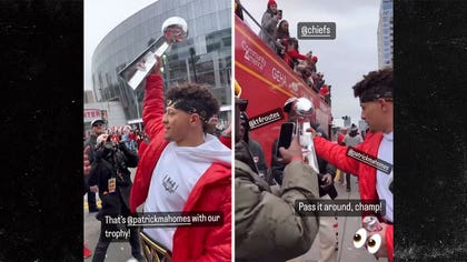 021723-patrick-mahomes-trophy-kal