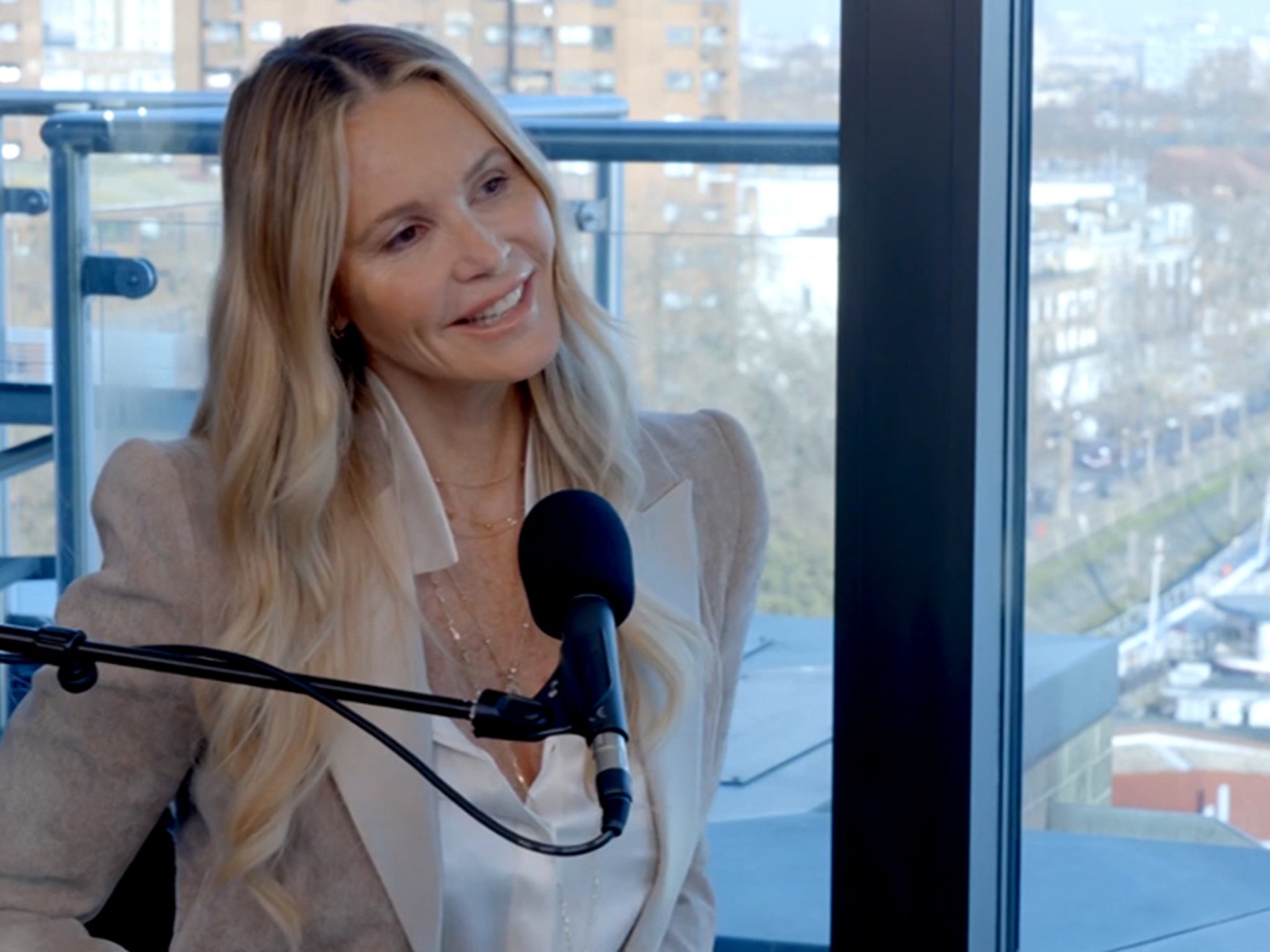 Elle Macpherson Stays Youthful Partly by Going to Bed Nude