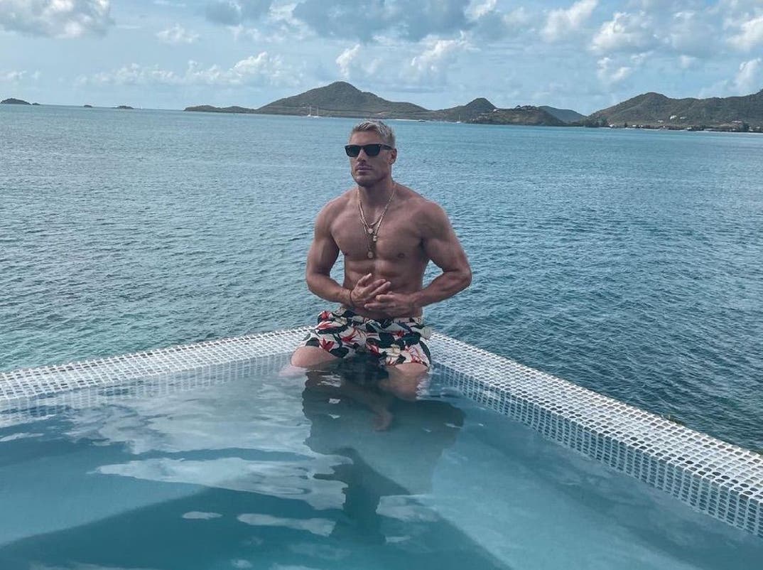 0613 Chris Appleton Shirtless Shots 10