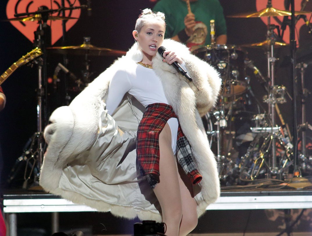 Miley Cyrus Stylish And Sexy Through The Years 15