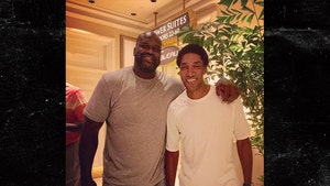 Scottie Pippen & Shaq -- The Beef Is Over ... NBA Legends Hug It Out in Vegas (PHOTO)