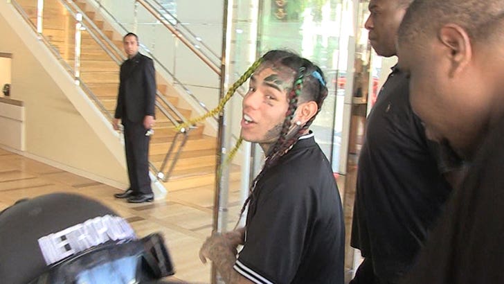 110918_6ix9ine_beverly_hills_kal