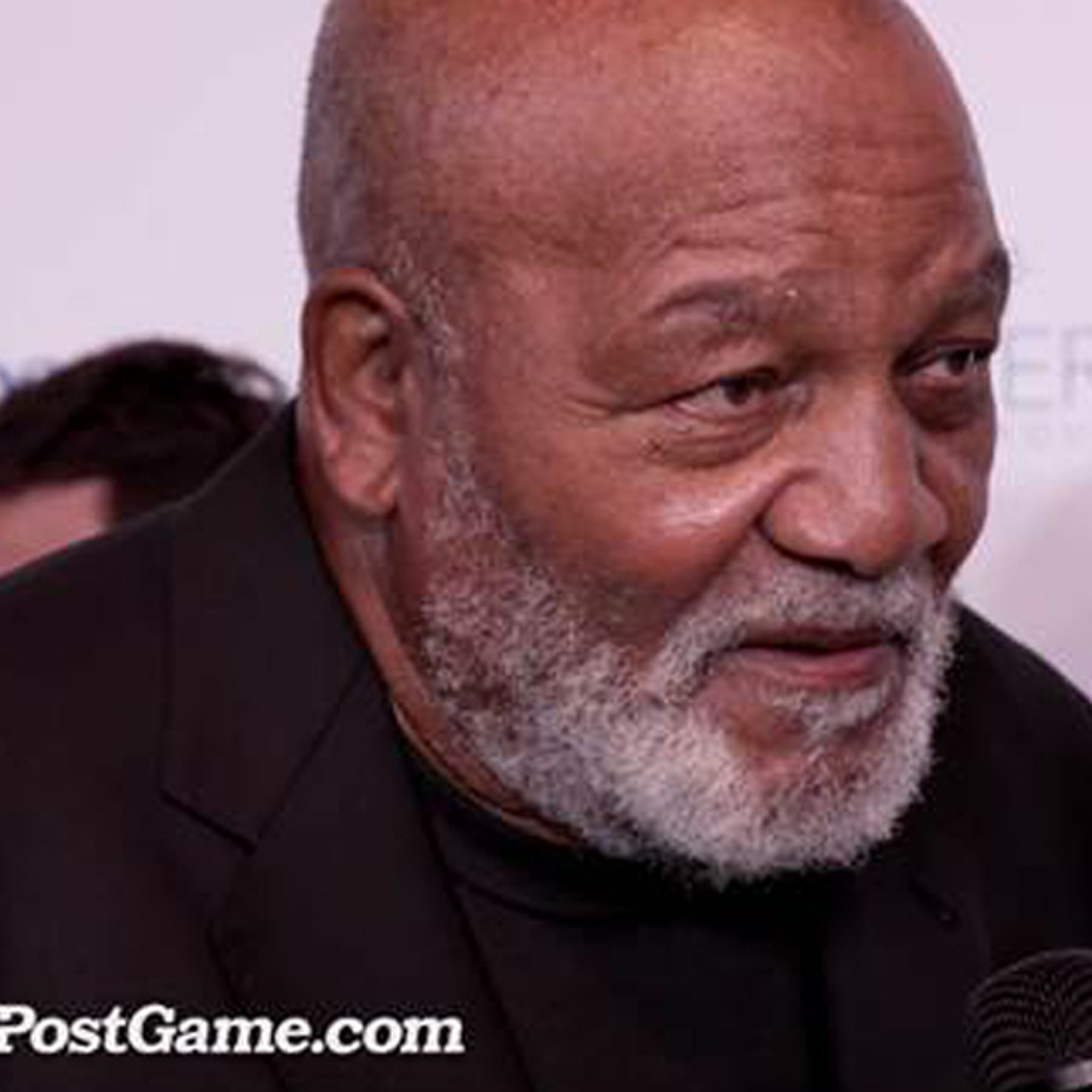 Jim Brown criticizes Kaepernick-style protests: 'I don't desecrate