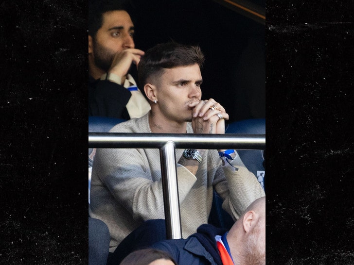 Romeo Beckham at Soccer game lastnight backgrid 2