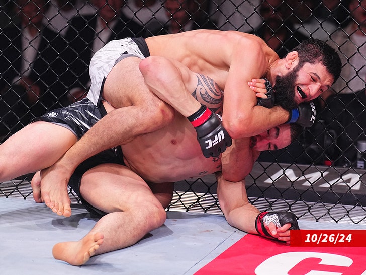 Khamzat-Chimaev-Robert-Whittaker-sub-getty-1