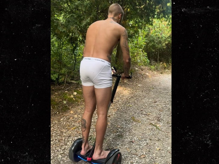 0911-Justin-bieber-segway-unies-sub-1