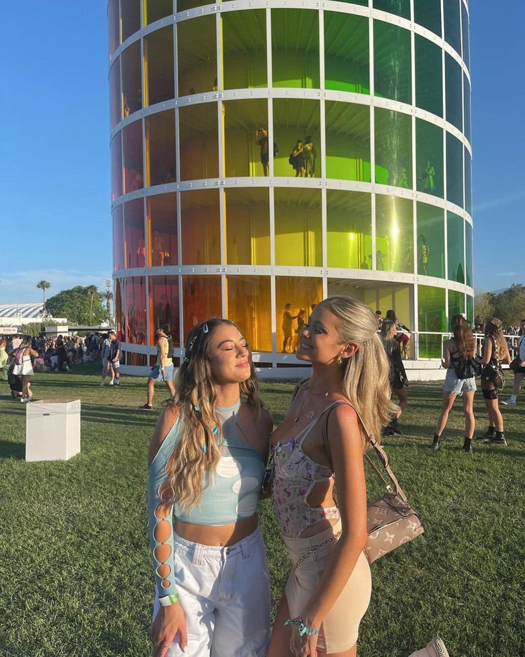 Hannah Godwin (right)