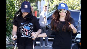 Ariel Winter & Sis -- They Might Be Giants Fans