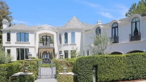Robbie Williams Doubled on L.A. Mansion at $10 Million (PHOTO)