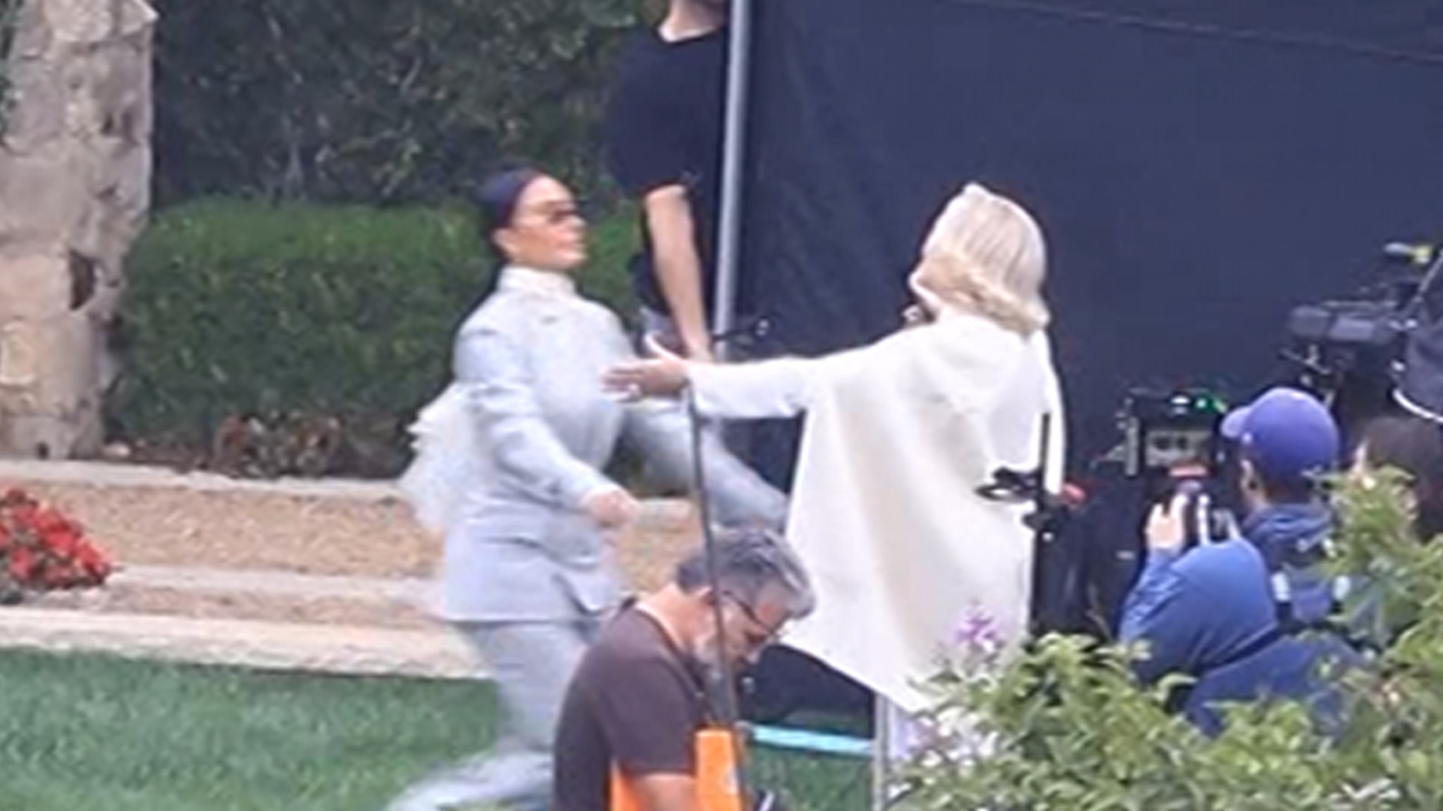 Kim Kardashian & Glenn Close Hug It Out on ‘All’s Fair’ Set