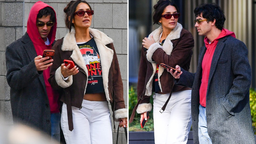 1118-Joe-Jonas-Tatiana-Gabriela-Close-In-New-York-PRIMARY