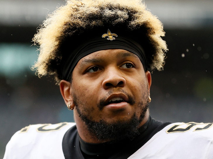 Saints Star Marcus Davenport's Top Of Pinky Amputated After Finger Infection.jpg