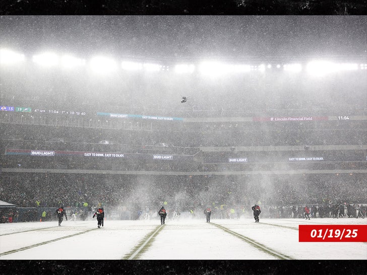 eagles rams snow field sub getty swipe