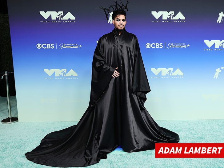 0927-Adam-Lambert-MTV-VMAS-SUB