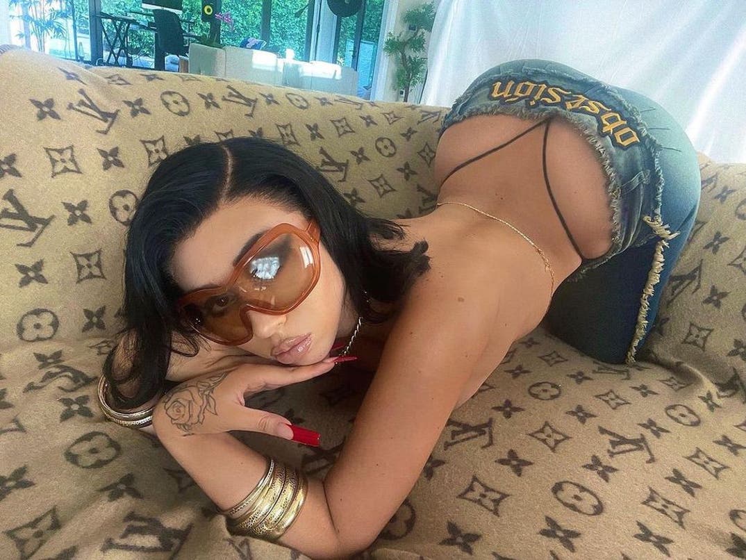 0715 Kali Uchis Hot Shots 3