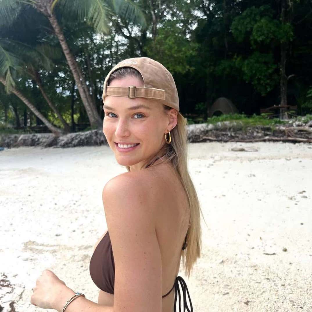 Bar Refaeli Sexy Instagram Photos 1