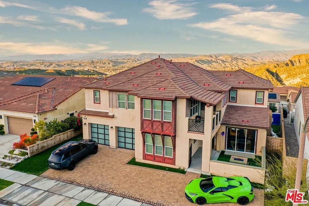 Blueface Blue Home For Sale 18