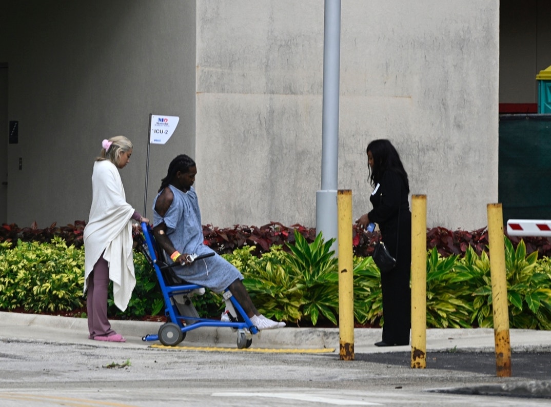 Offset Smoking Hospital 6