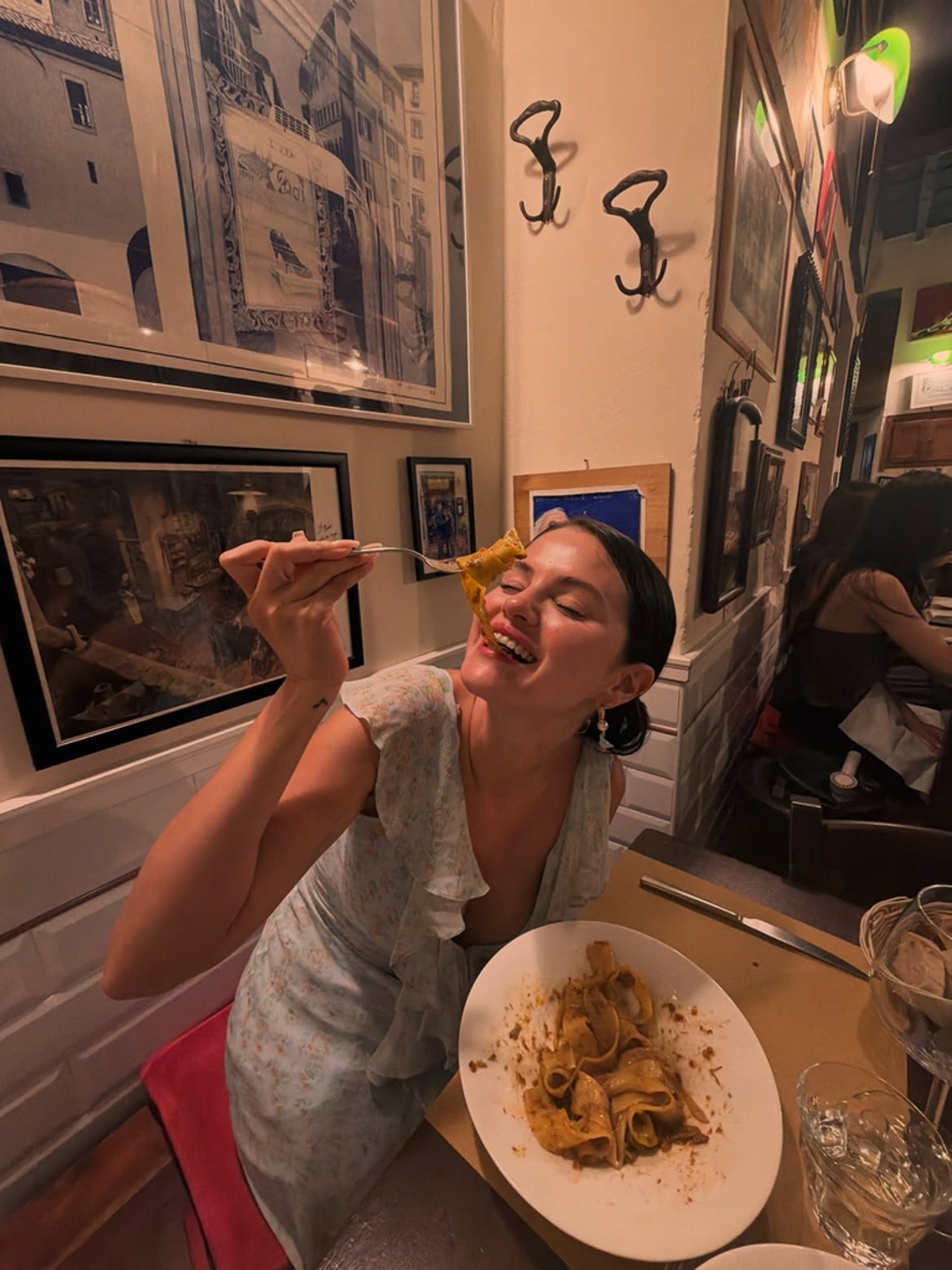 Selena Gomez Benny Blanco Summer Vacay 12