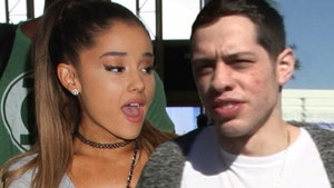 Ariana Grande and Pete Davidson's PDA at 'SNL' was the Couple in Desperation