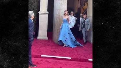 101123-taylor-swift-kal