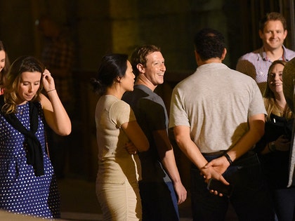 0830-mark-zuckerberg-splash-03