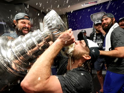 0929-Tampa-Bay-Lightning-Stanley-Cup-Celebration-Party-Drinking-Photos-primary