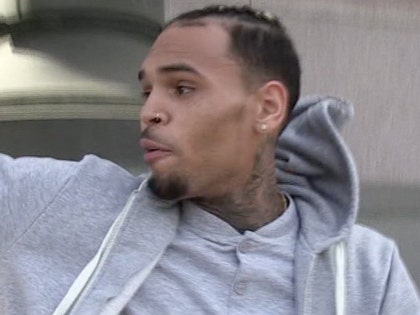 0624-chris brown-tmz-01