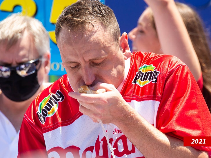 b6697c2ec81b44c2999fe9e25fda21b0 md | Joey Chestnut Down For Eating Showdown With Tom Brady After Hot Dog Contest | The Paradise News