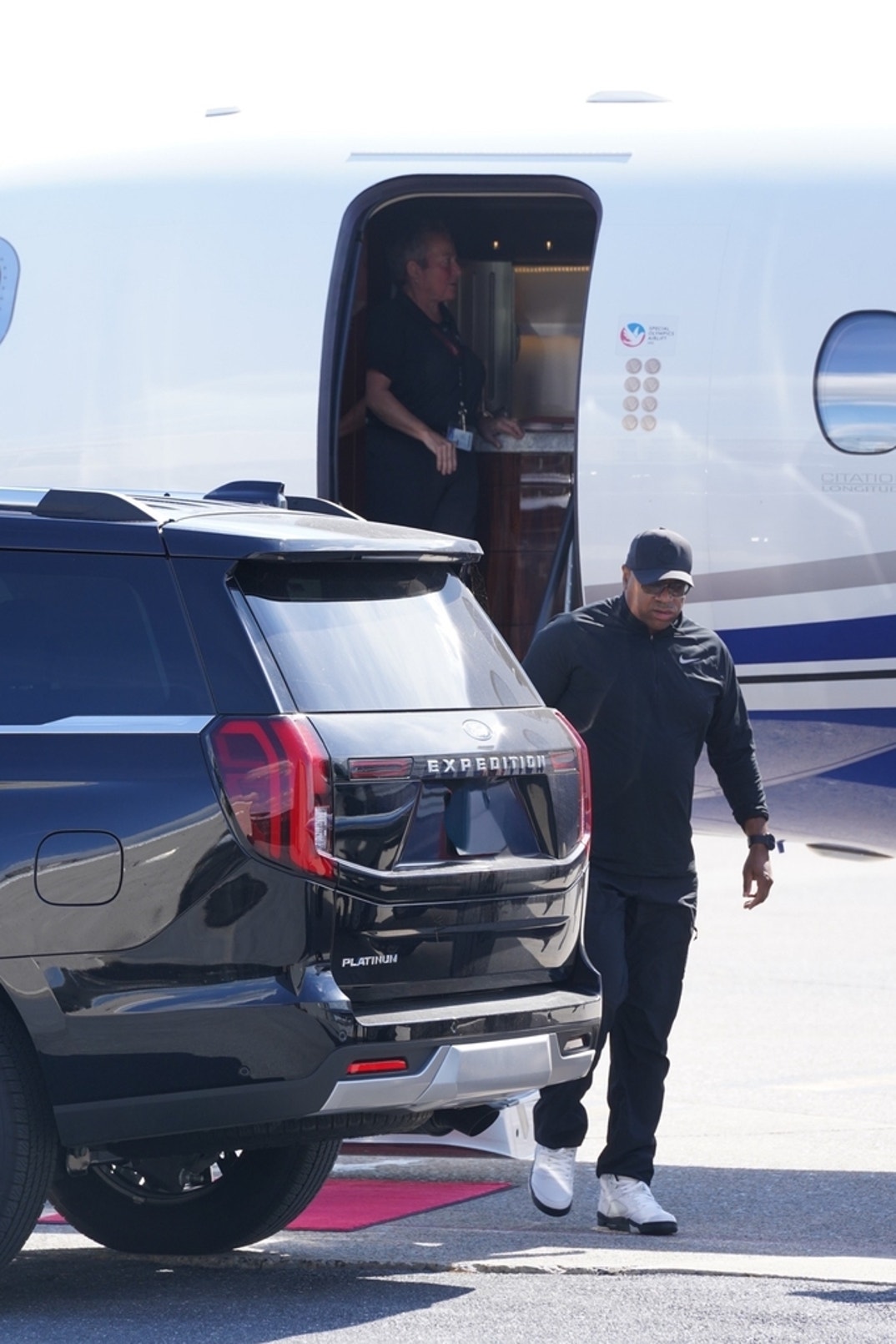 Keith Urban No Wedding Band 7