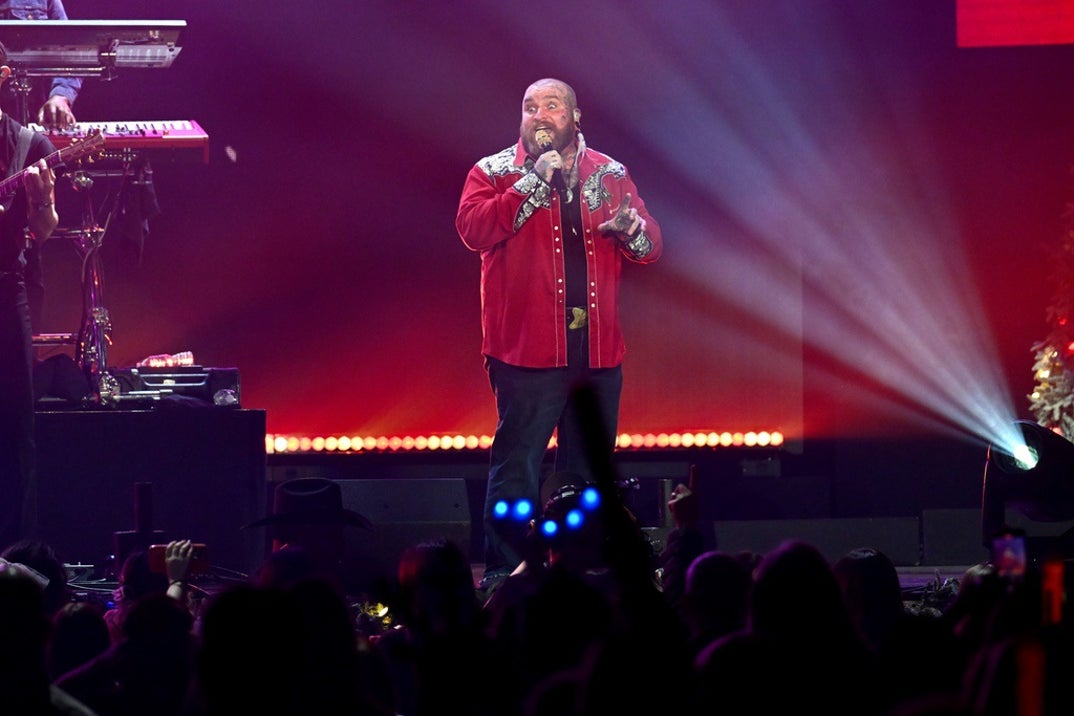 Teddy Swims Performance Pics 4