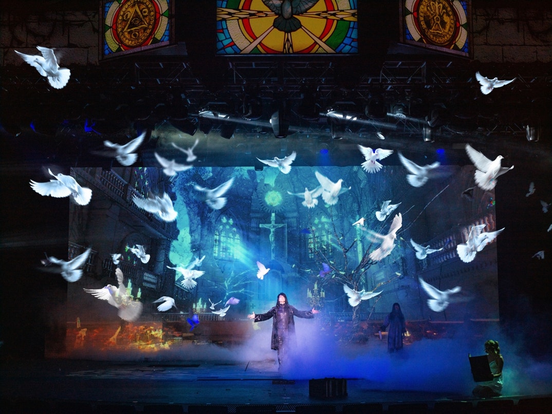 Criss Angel Performance Pics 2