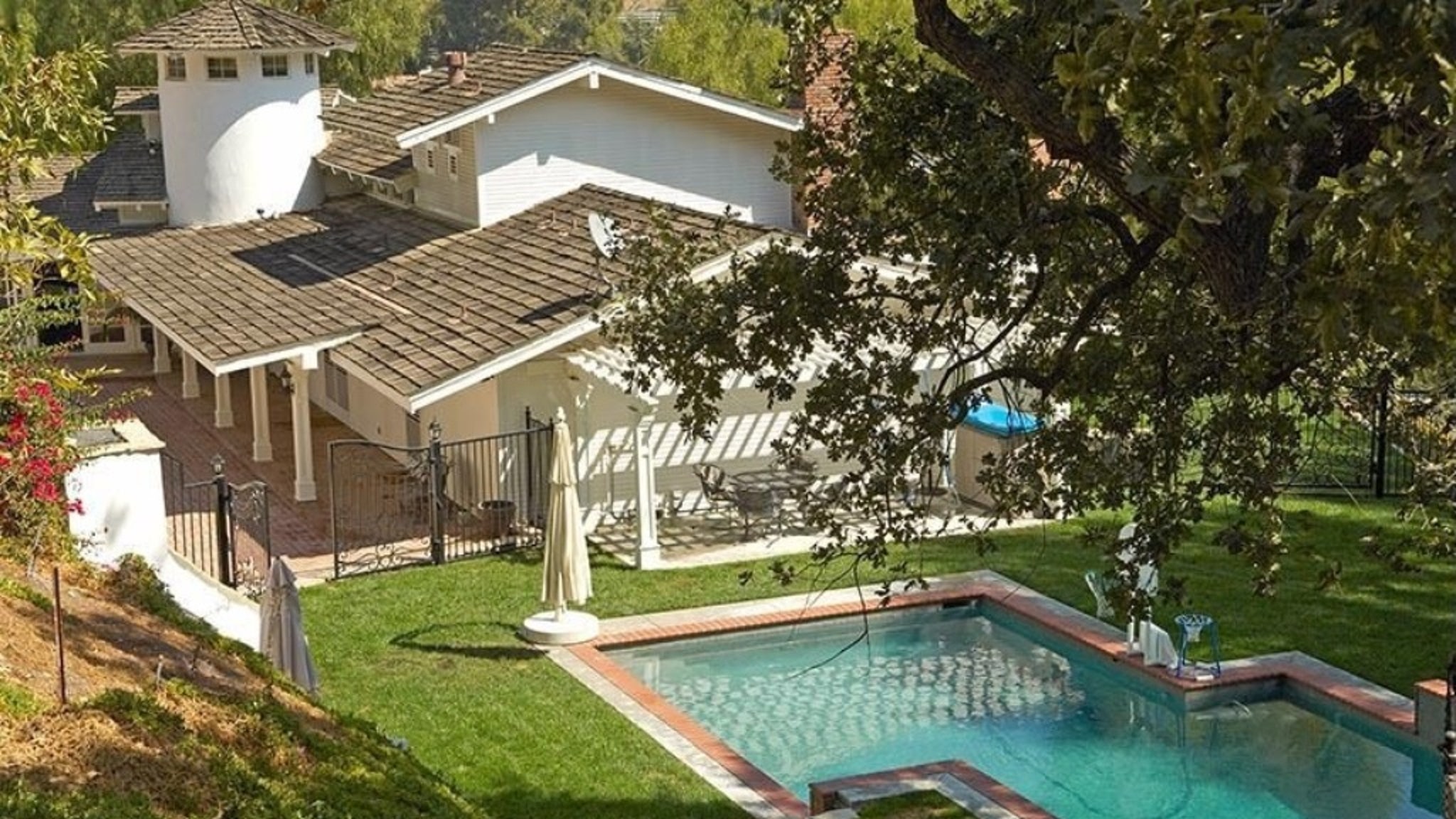 miley cyrus house