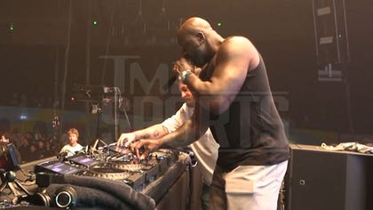 020726_shaq_party_kal