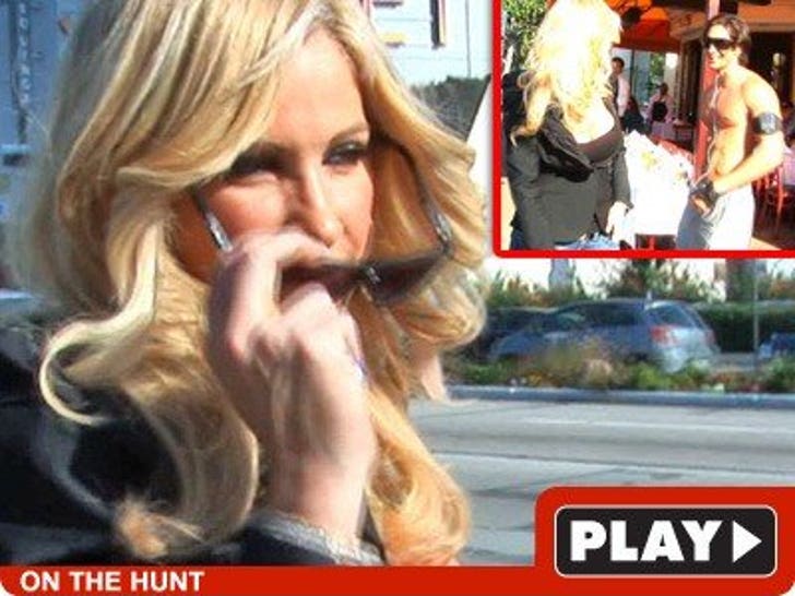 Kim Zolciak: Click to watch