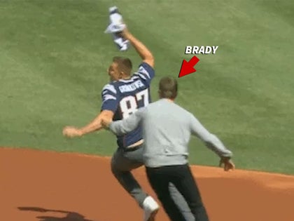 040317_patriots_jersey_gronk_primary