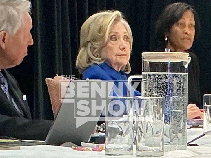 Hillary Clinton testemunhando sob juramento sobre Jeffery Epstein bennyjohnson